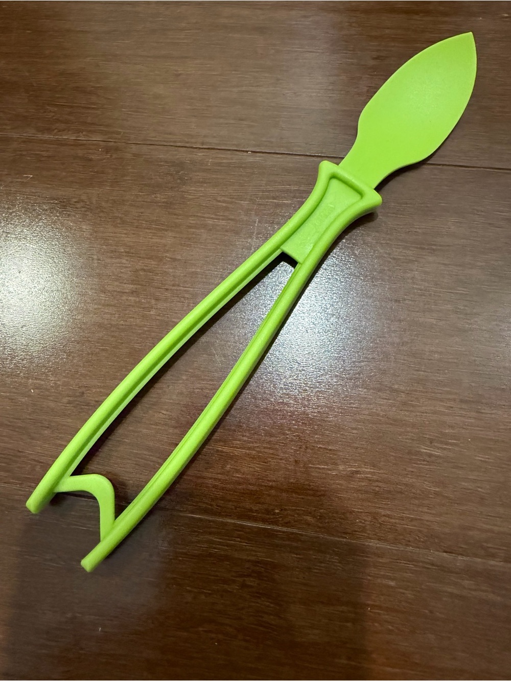 Bright Lime Green Linden Sweden Jonas Egg Peeler